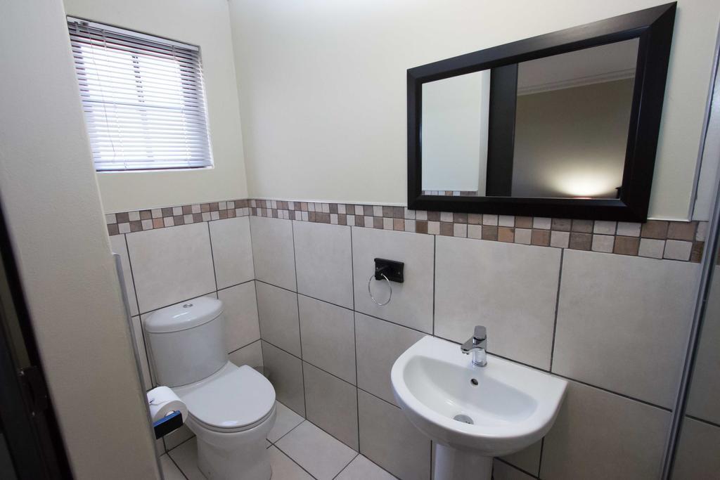 The Nightingale Guesthouse Bloemfontein Zimmer foto